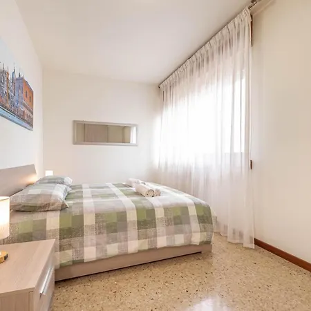 Sole In - 5min From Airport *